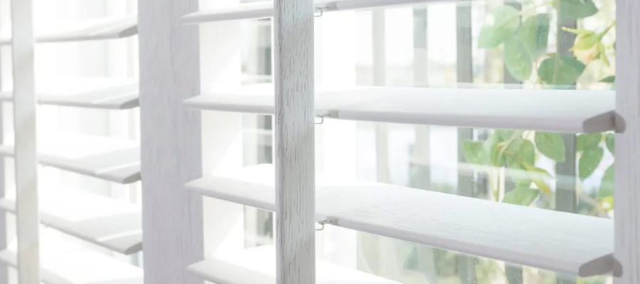 Faux Wood Blinds 900x400